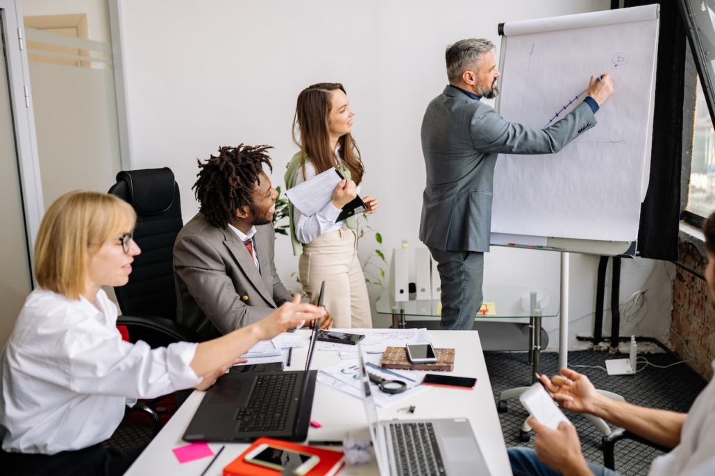 Which of These 8 Sales Roles (And Salaries) Are Right For You? Rainmakers