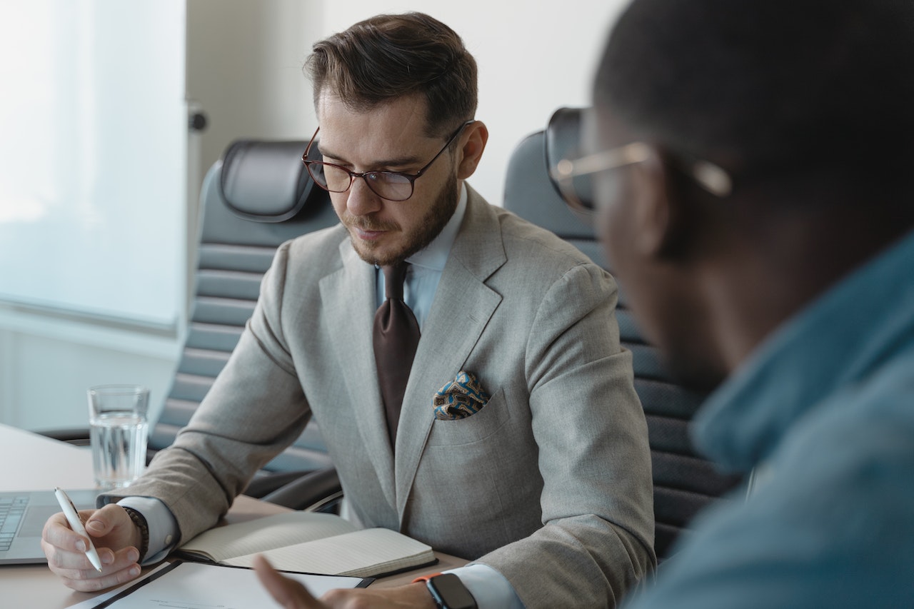 Learn How To Hire Great Sales Reps! | Rainmaker's Resources